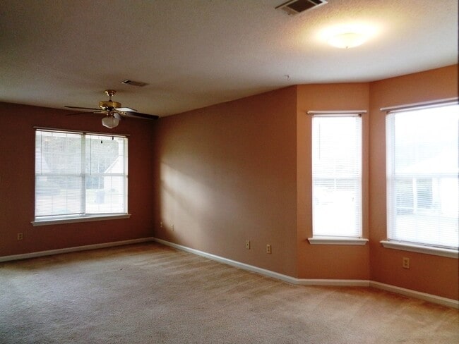 Photo - 6118 Vinnie Dr Unit B