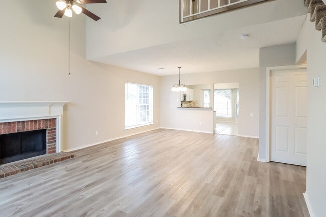 Photo - 427 Chancellorsville Dr