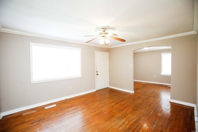 Photo - 3510 Walker St