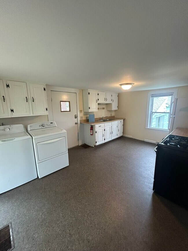 Photo - 79 Chase St Unit 79 1/2 Chase St