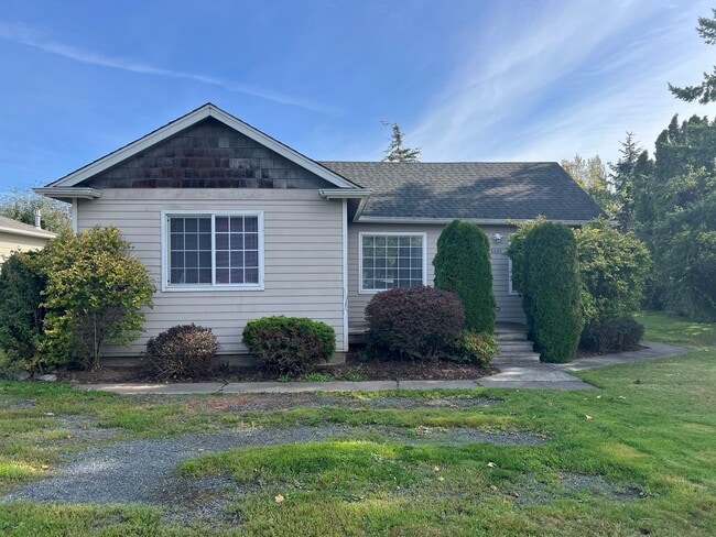 Building Photo - 3424 Bennett Dr