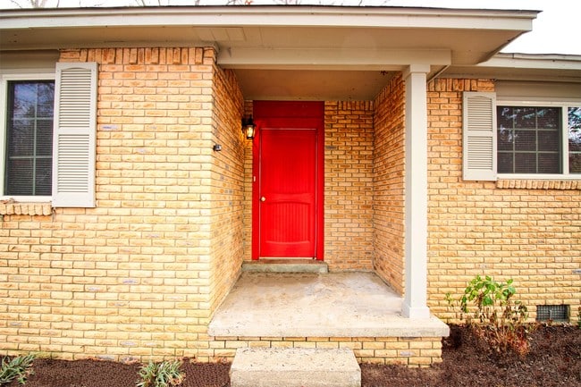 Photo - 7917 Hermitage Dr