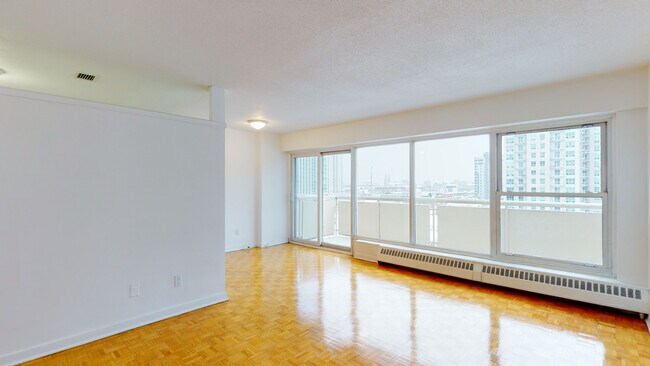 Photo - 60 Daly Avenue – Canadiana Apartments