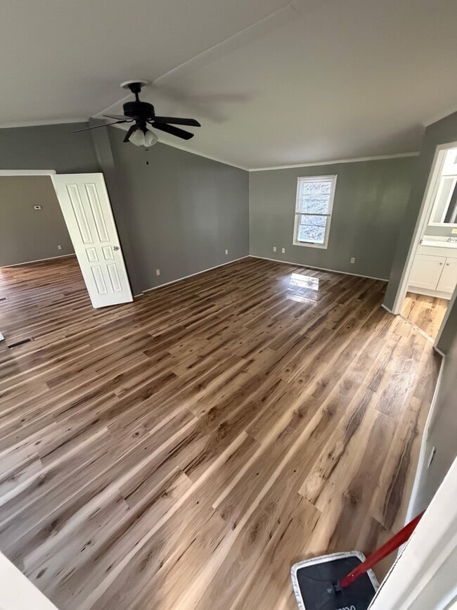 Photo - 214 Magnolia Way