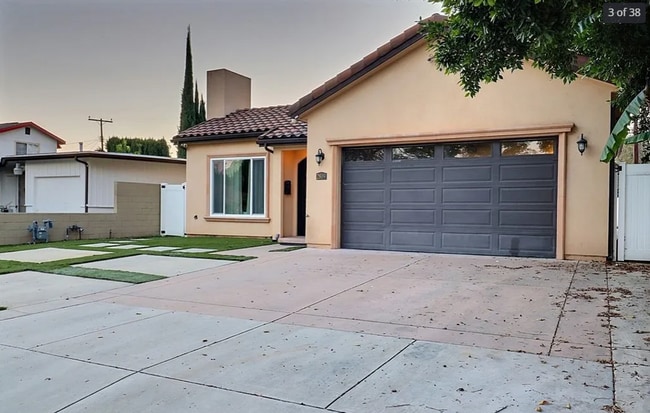 Photo - Now Leasing: Modern Arcadia Home – 4 Beds, 4 Baths, Premium Kitchenaid Kitchen, Three-Car Garage ...