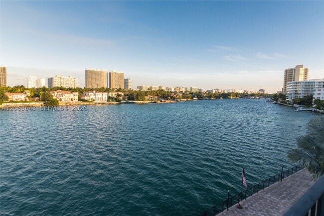 10101 E Bay Harbor Dr Unit 404
