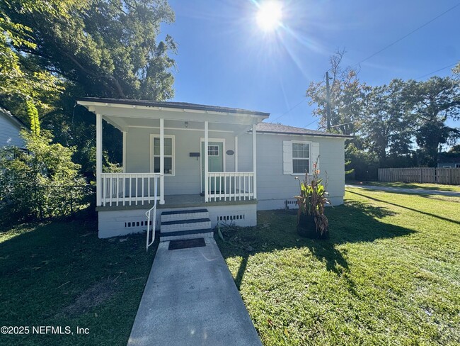 Building Photo - 4820 Headley Terrace