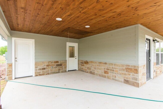 Photo - 400 Allen Ave