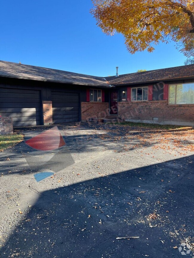Building Photo - 712 Murphy Dr Rental