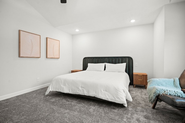 Photo - 2273 E 100th St Unidad 2273 E 100th Street