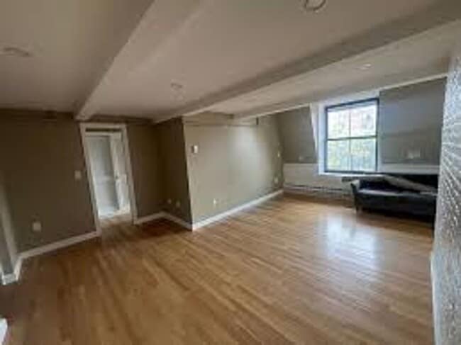 Photo - 115 Beacon St