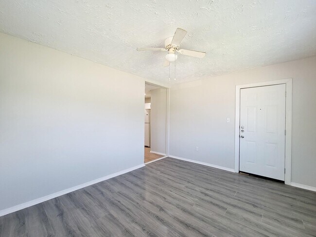 711 Ave A Unit 3
