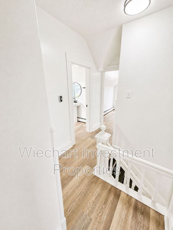Photo - 403 S Main St