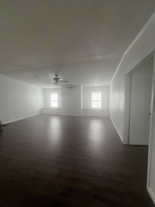Photo - 178 White Oak Dr