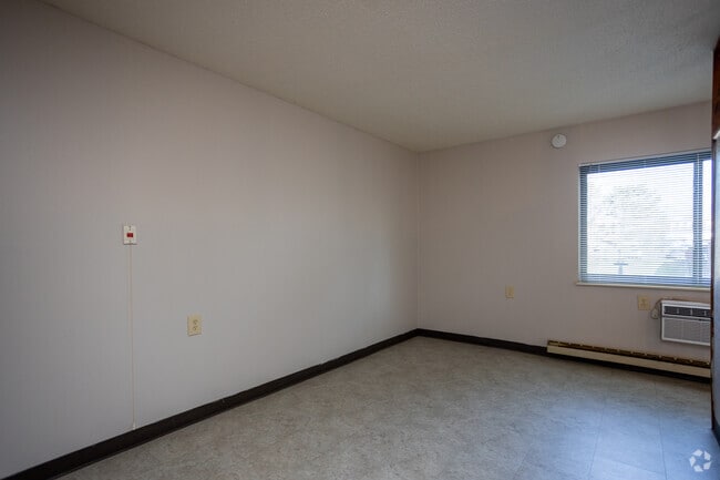 Studio, 1BA - 525 SF