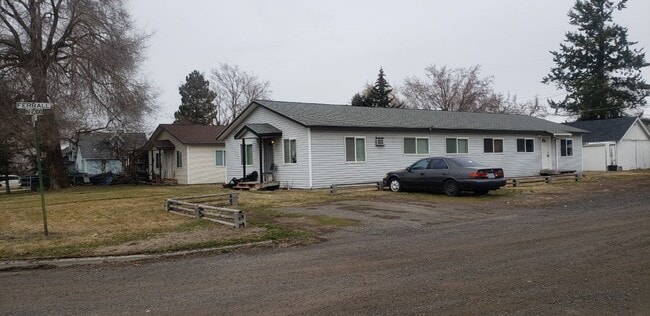 Building Photo - 3431-3433 E. Montgomery Ave Unit 3433 E. Montgomery Ave