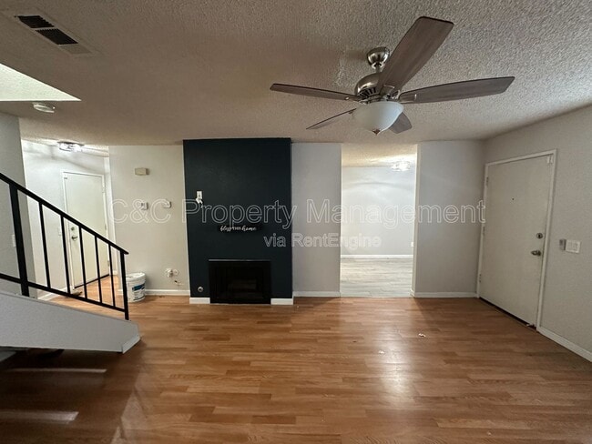 Photo - 1380 W 48th St Unidad 116