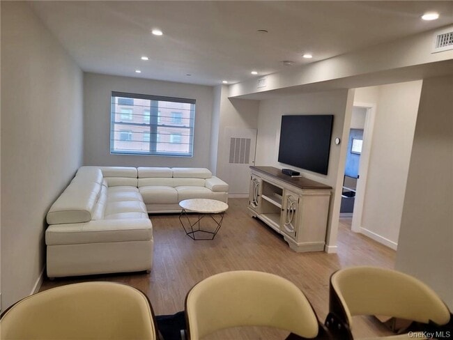 Photo - 348 Main St Unit 3C