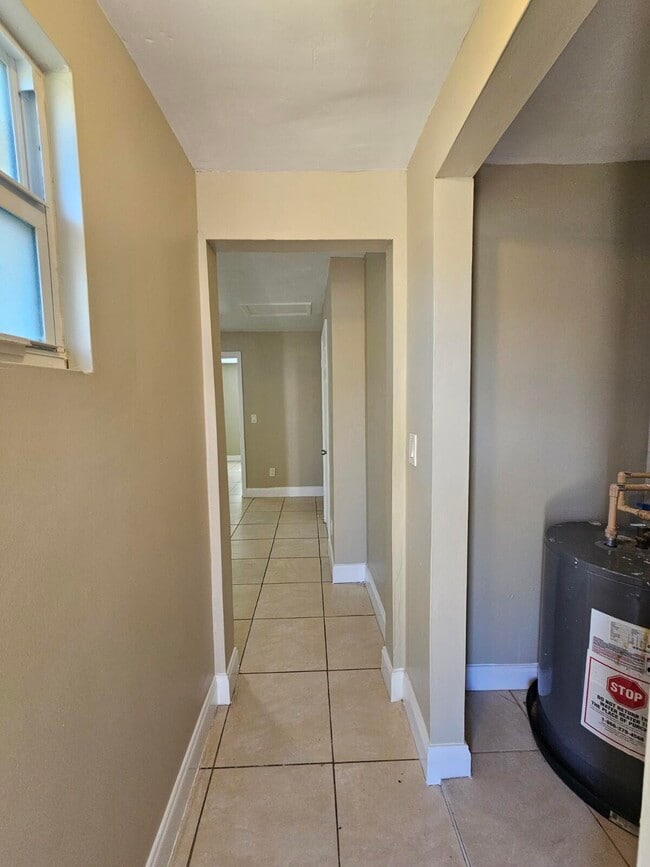 Photo - 752 Dr Martin Luther King Jr Blvd Unidad 5