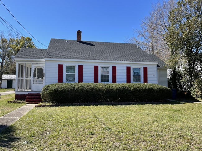 Building Photo - 517 Woodlawn Ave Rental