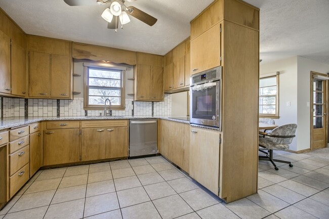 Photo - 3920 W St