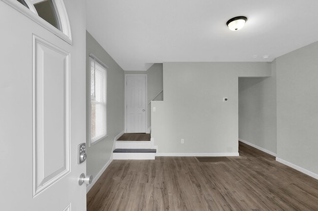 Photo - 1679 E Whittier St