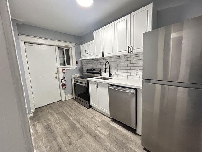 Photo - 831 Main St E Unit 2