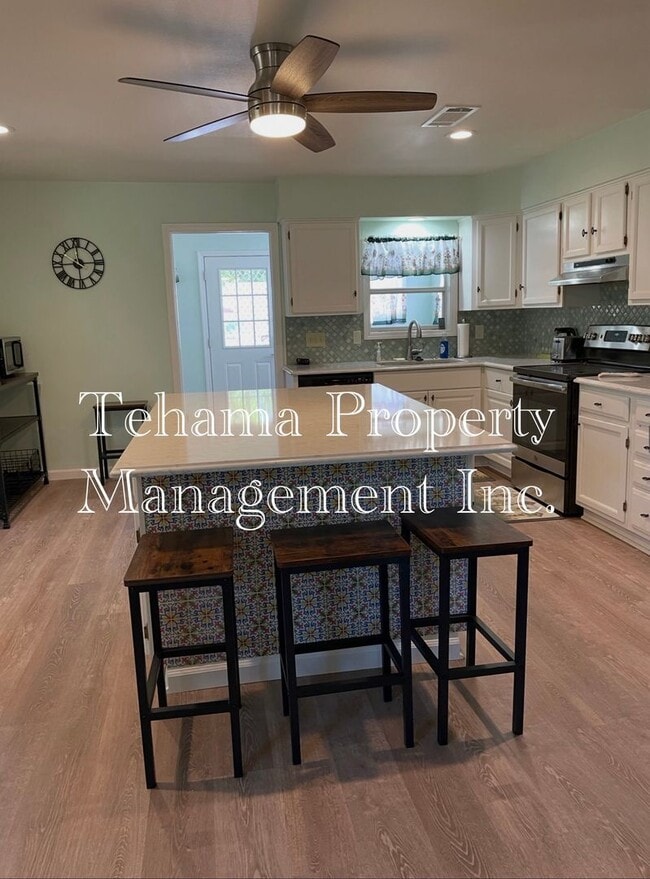 Photo - 2 bed 2 bathroom home in the El Camino/Gerber Area Available Unfurnished or Furnished