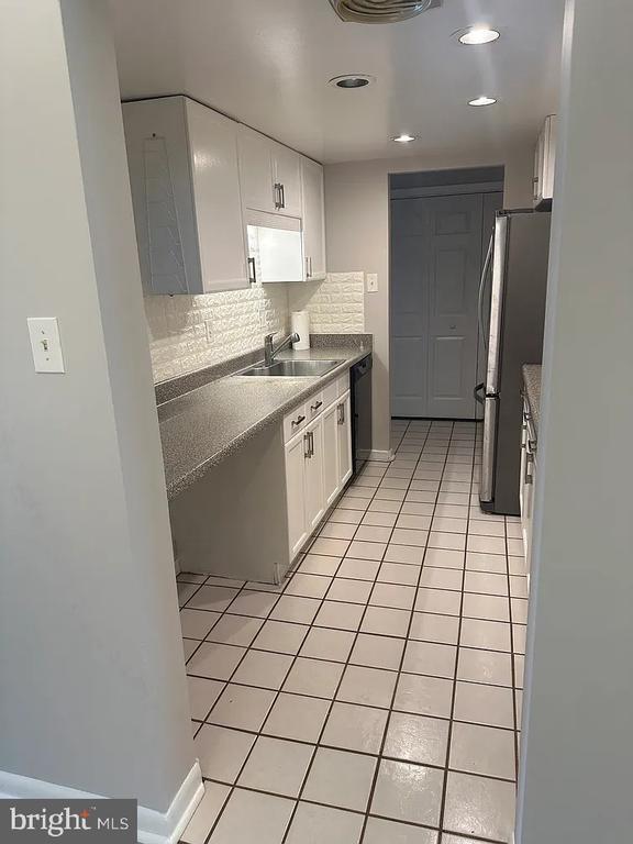 Building Photo - 172 Drummers Ln Unit 172