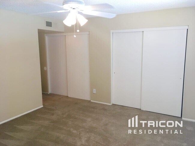 Photo - 5819 W Grovers Ave