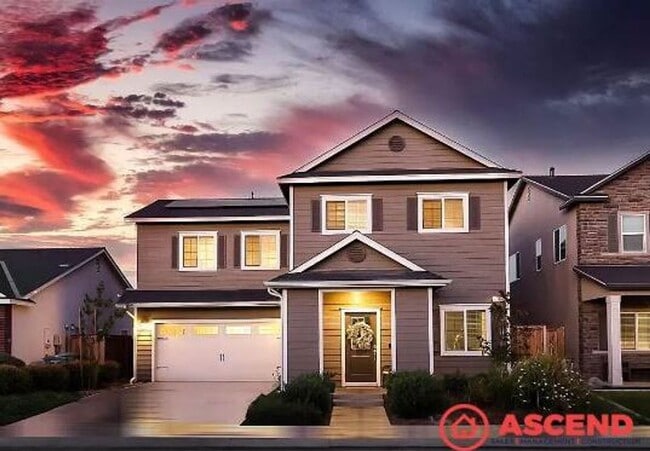 Building Photo - Newly built home located in Shafter!