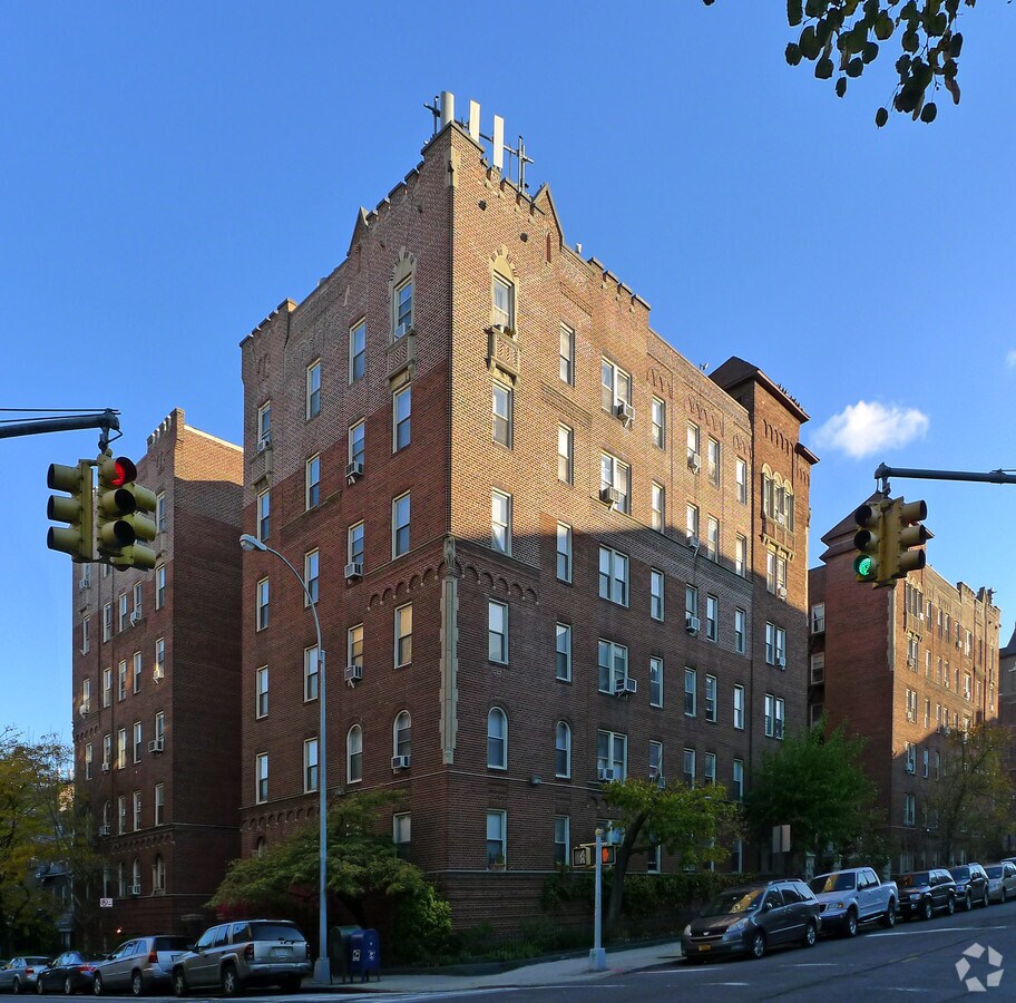 The Buckingham Apartments - The Buckingham Apartments