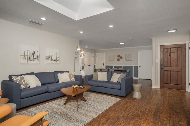 Photo - 7809 Claremont Dr