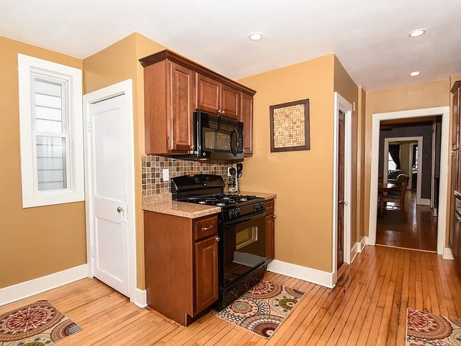 Photo - 1870 N Warren Ave