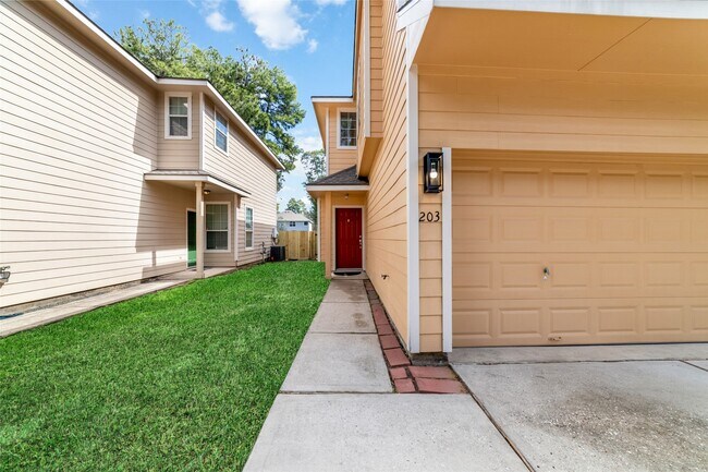 Photo - 203 W Stedhill Loop