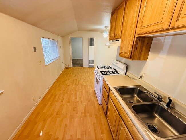 Photo - 940 Merced Ave Unidad 3