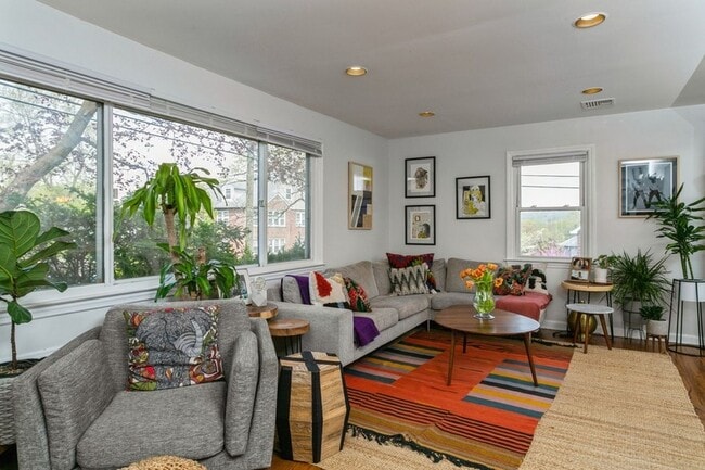 Photo - 160 Magnolia Ave