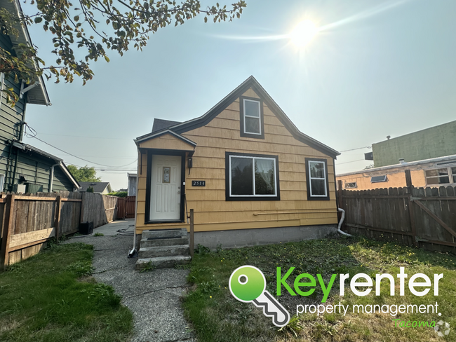 Building Photo - 3Bed/1Bath with office/bonus room House in...