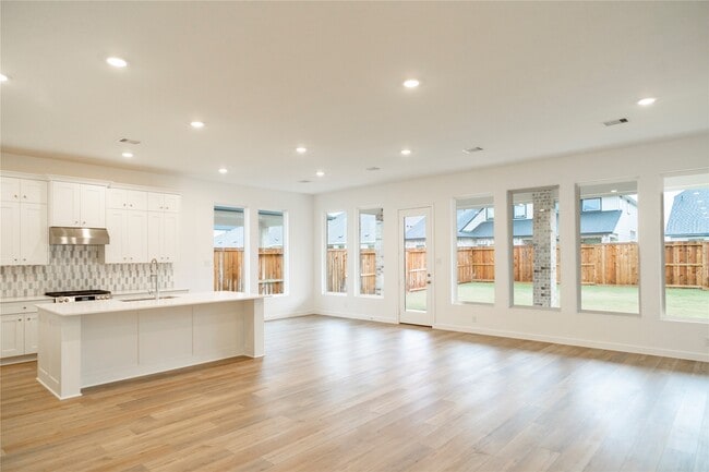 Photo - 31026 Sun Vly Dr