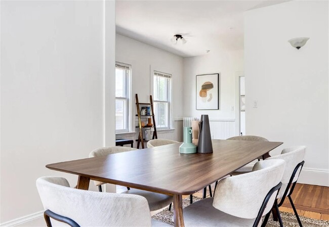 Building Photo - 30 Healey St Unit 2