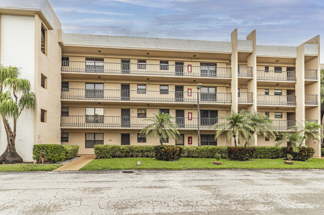 Photo - 4760 Lucerne Lakes Blvd Condo Unit 208