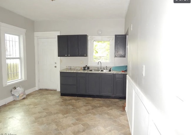 Photo - 10817 Hull Ave