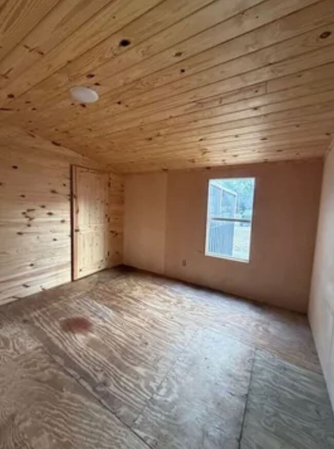 Photo - 2 Bed/1 Bath Mobile Home-UNDER RENOVATIONS
