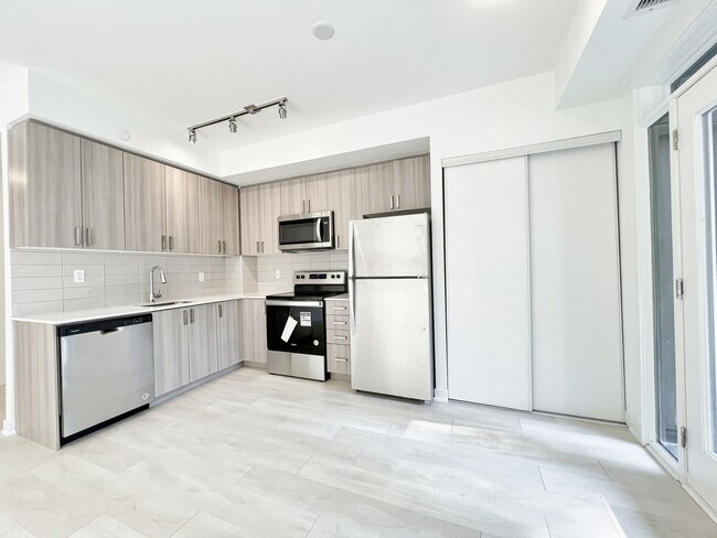 Photo - 4045-4045 Hickory Dr