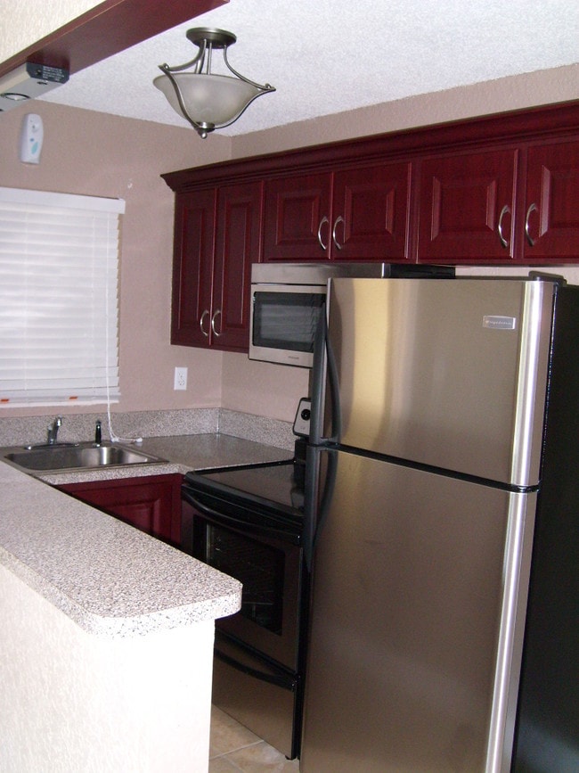 Photo - 1440 SW 4th Ave