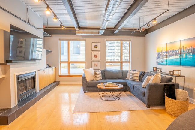 Photo - 75 Maple St Unidad 102