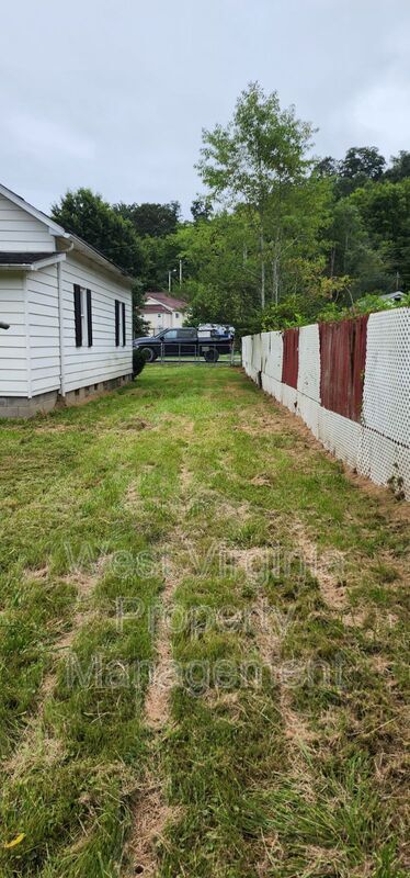 Photo - 277 Robinson St