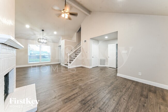 Photo - 2023 Godiva St