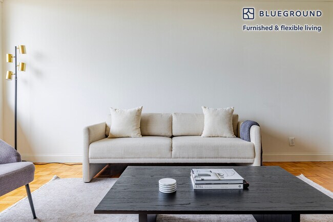 Photo - 221 Massachusetts Ave Unidad FL9-ID1077