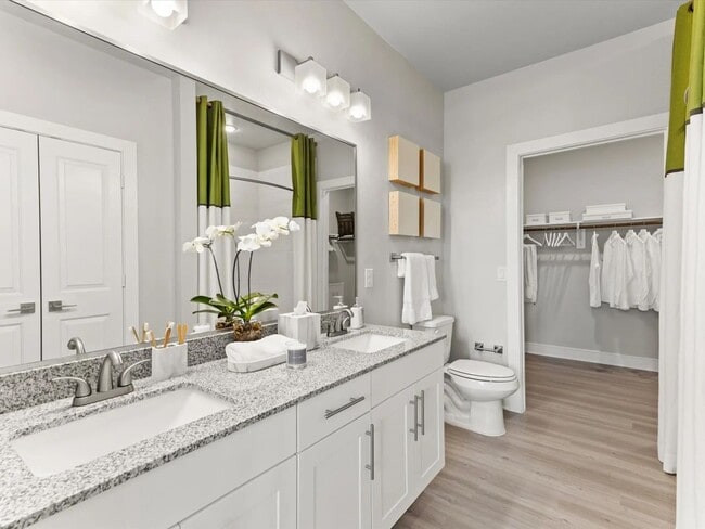Photo - 260 S Brook Dr Unidad #1623